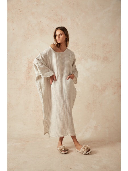 Woman Wearing Estilo Emporio Nebbilio Linen Dress - Lyla - Dress LUXAMORE