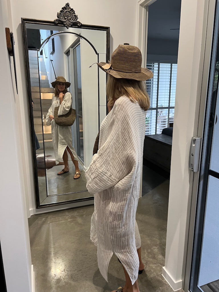 Woman Wearing Estilo Emporio Nebbilio Linen Dress - Lyla - Dress LUXAMORE