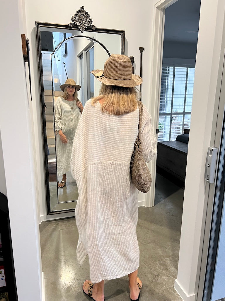 Woman Wearing Estilo Emporio Nebbilio Linen Dress - Lyla - Dress LUXAMORE