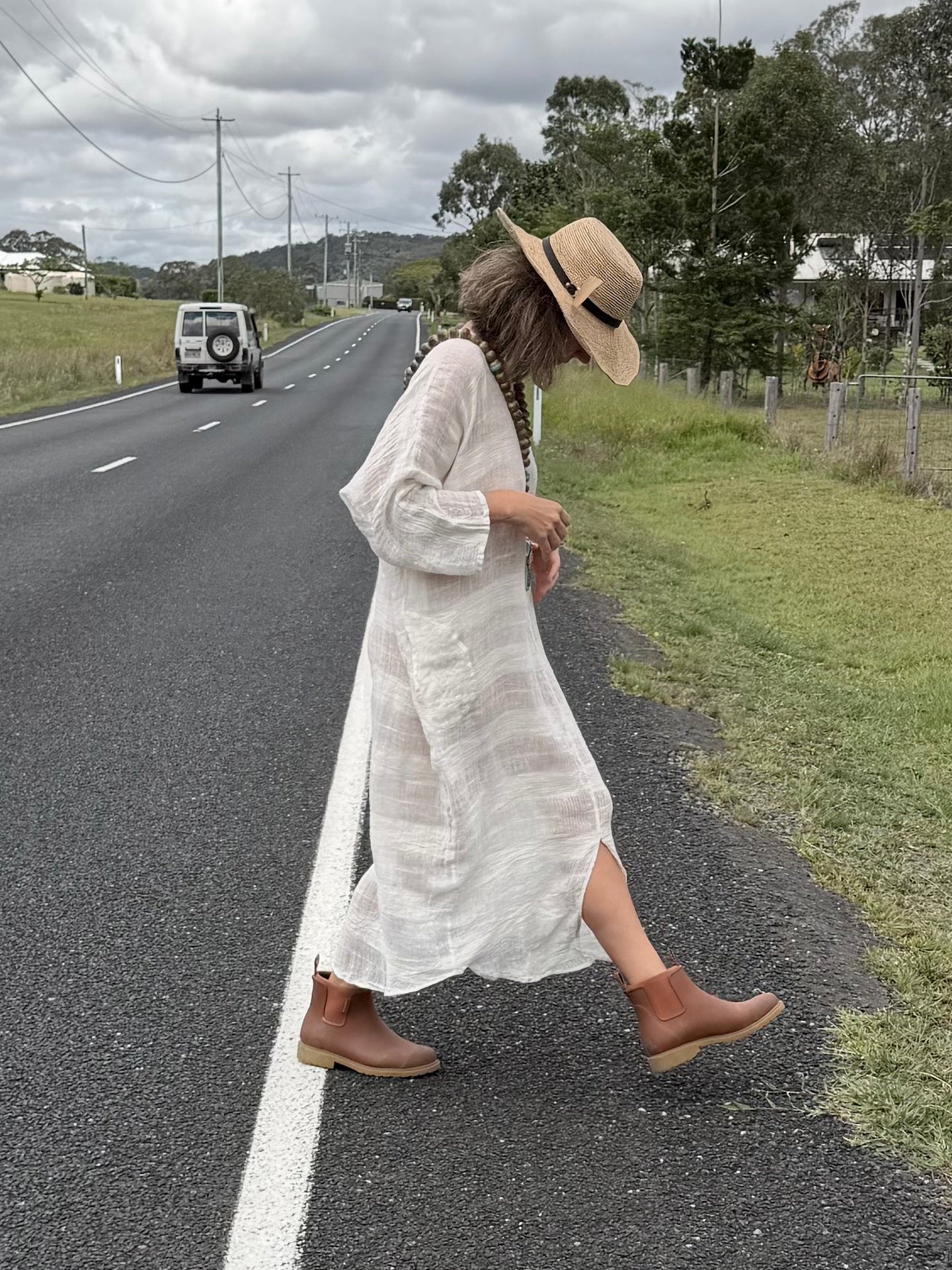 Person wearing Estilo Emporio Neve Linen Dress -Tela Atena Panna - Dress LUXAMORE