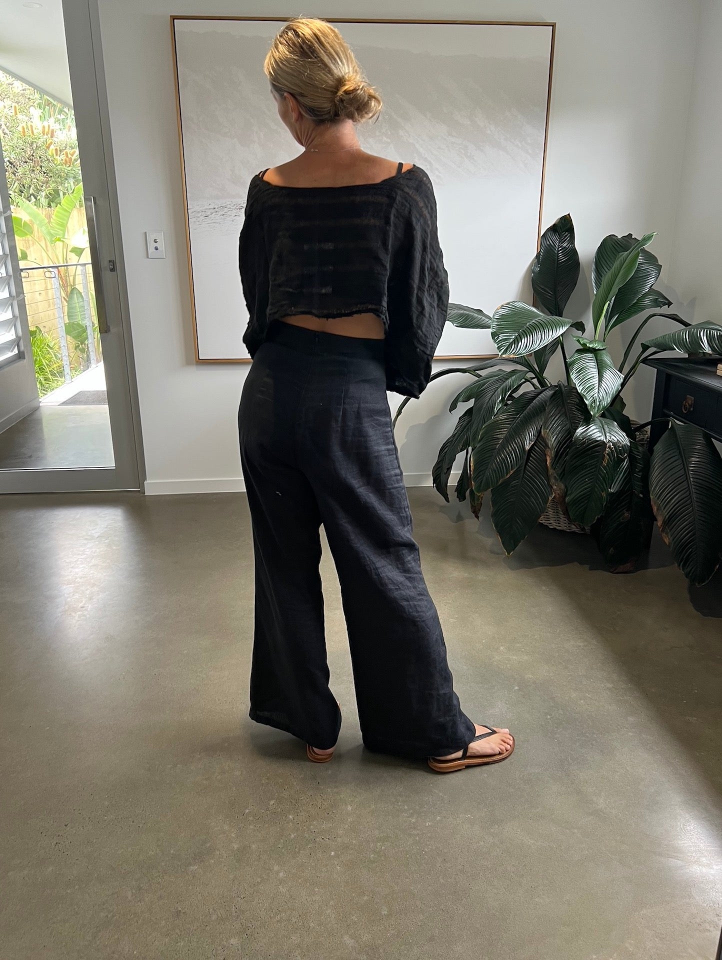 Woman Wearing Estilo Emporio Raffles Top - Tops LUXAMORE