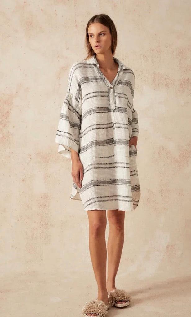 Estilo Emporio Siesta Mini Linen Dress - Lyla - LUXAMORE -Dress-Estilo Emporio Siesta Mini Dress embodies a contemporary bohemian style that effortlessly merges comfort and style. Shop Estilo Emporio Dresses from Luxamore.