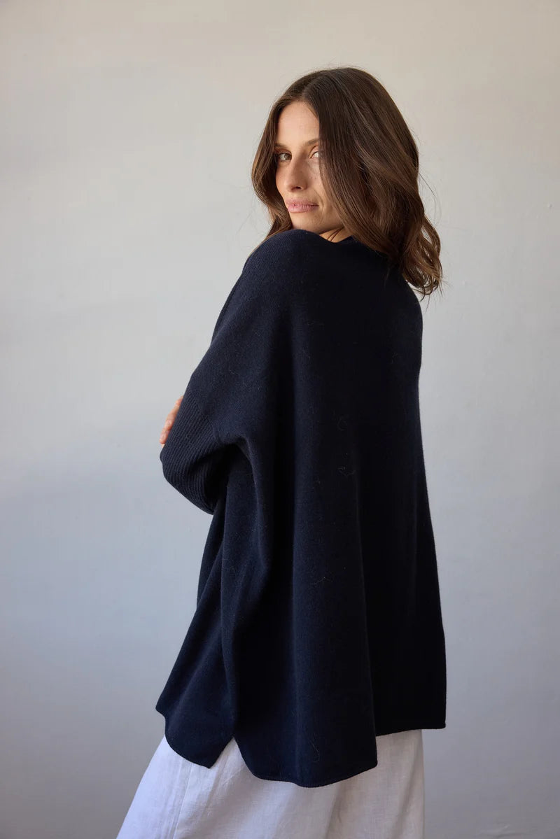 Estilo Emporio Zoe Cashmere - Navy sustainable knit worn by model in studio LUXAMORE  