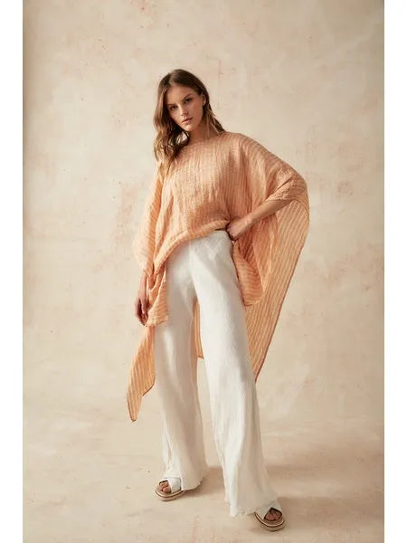 Woman Wearing Exclusive: Estilo Emporio Parla Top - Papagallo Oro - Tops LUXAMORE