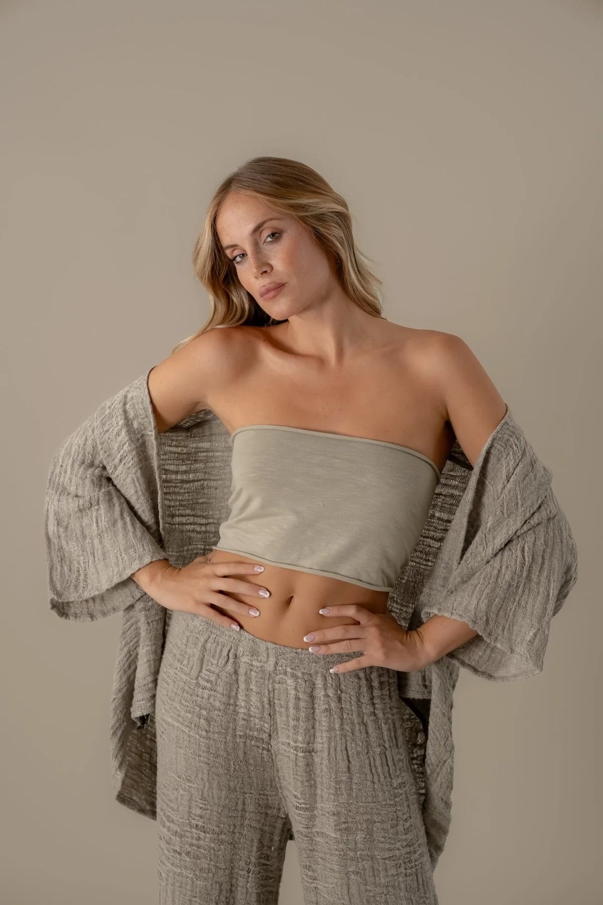 La Bottega di Brunella GIACCA ATENA UNICA - Tela d'orsey worn by model sustainably made in italy AW26 LUXAMORE  