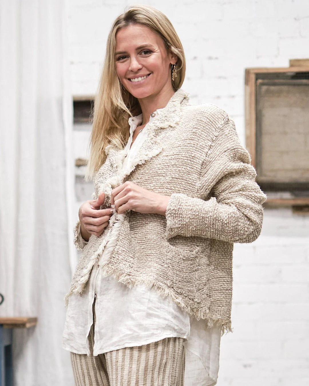 La Bottega di Brunella Giacca Castagna- Tela Campo worn by model sustainably made in italy AW26 LUXAMORE  