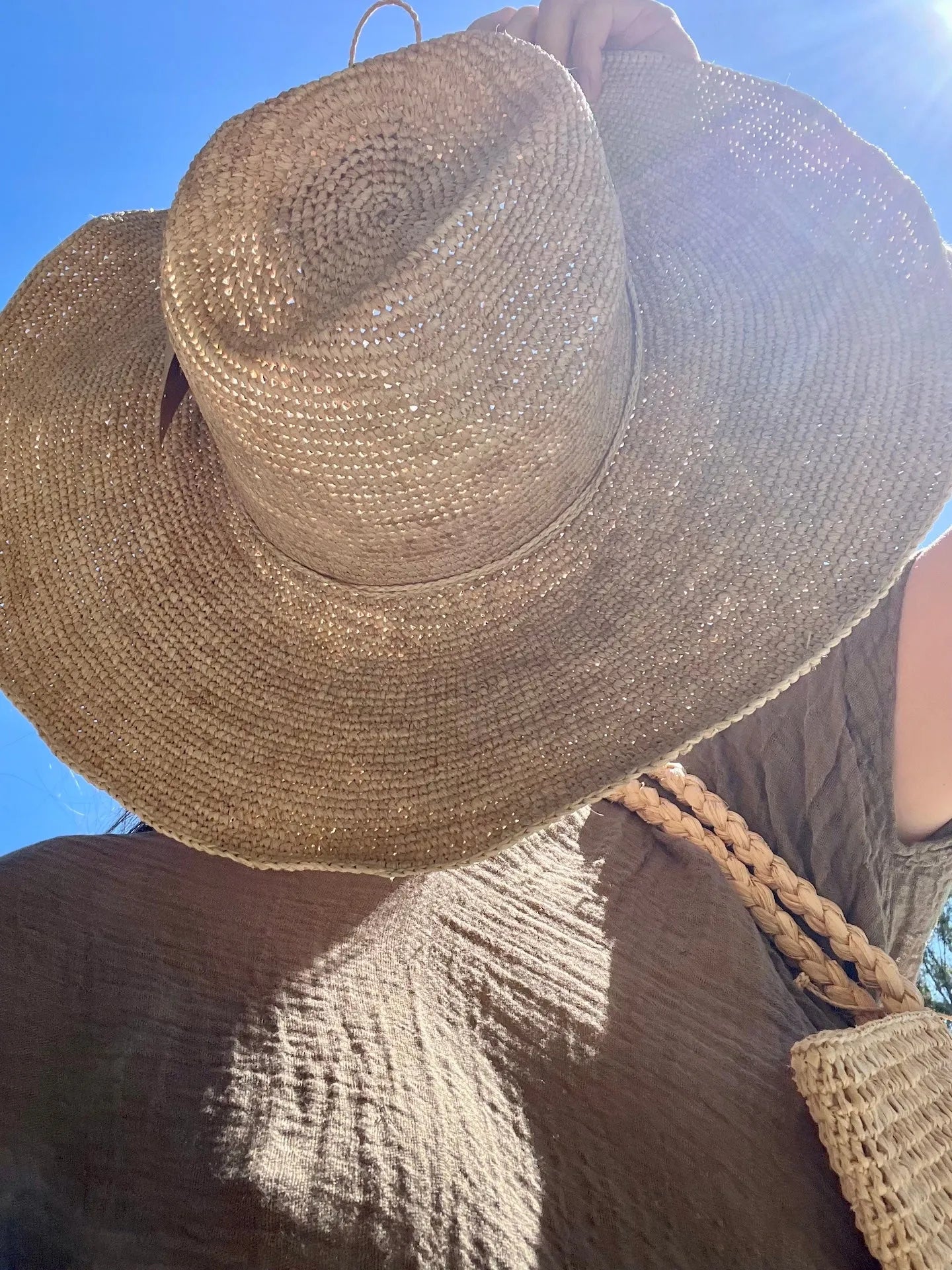 Woman Wearing La Bottega di Brunella Linen Dress Fausta Garzata - Chocolate - Dress LUXAMORE