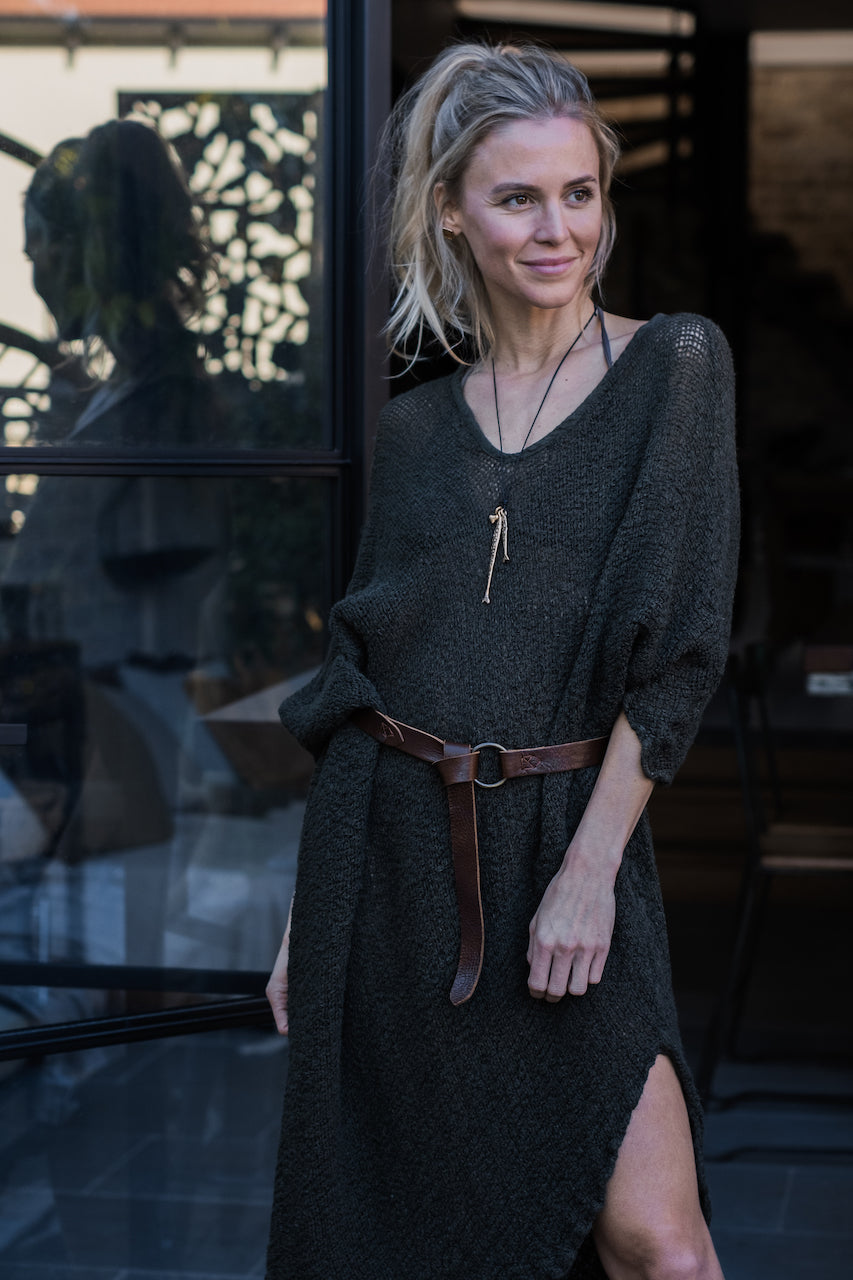 Woman Wearing La Bottega di Brunella Linen Dress Vestito Fausta Campagna - Chocolate - Dress LUXAMORE