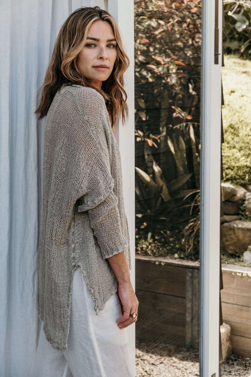 Woman Wearing La Bottega di Brunella Top Maglia Bonta - Campagna Naturale - Tops LUXAMORE