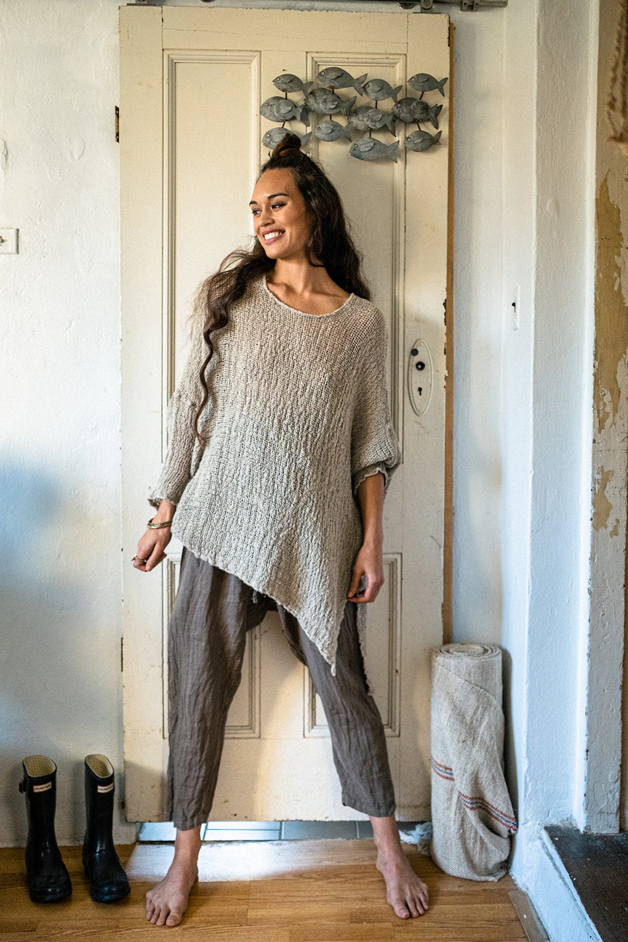 Woman Wearing La Bottega di Brunella Top Maglia Bonta - Campagna Naturale - Tops LUXAMORE