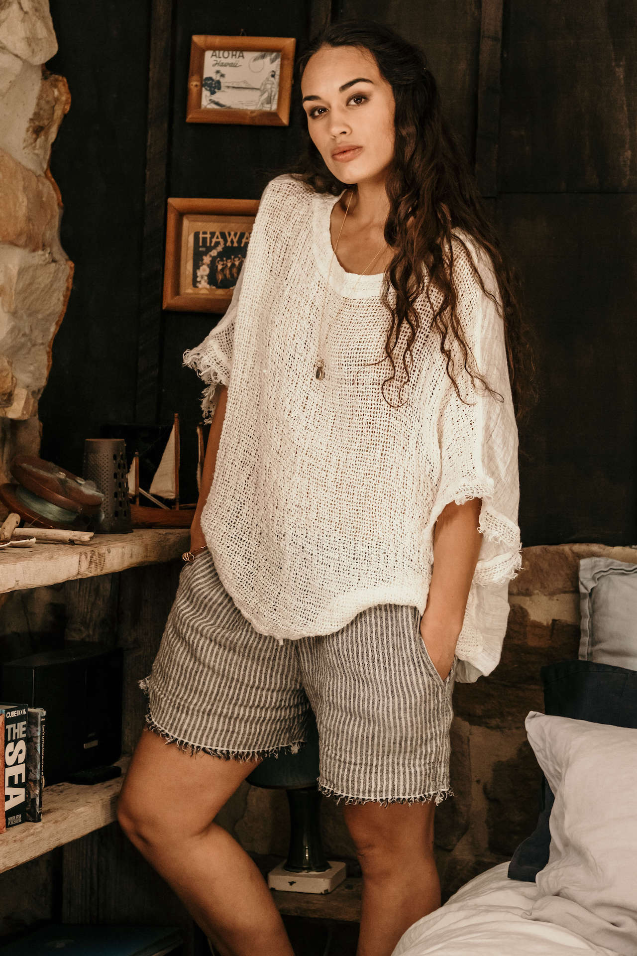 Woman Wearing La Bottega di Brunella Top Maglia Corsara - Campagna Naturale - Tops LUXAMORE