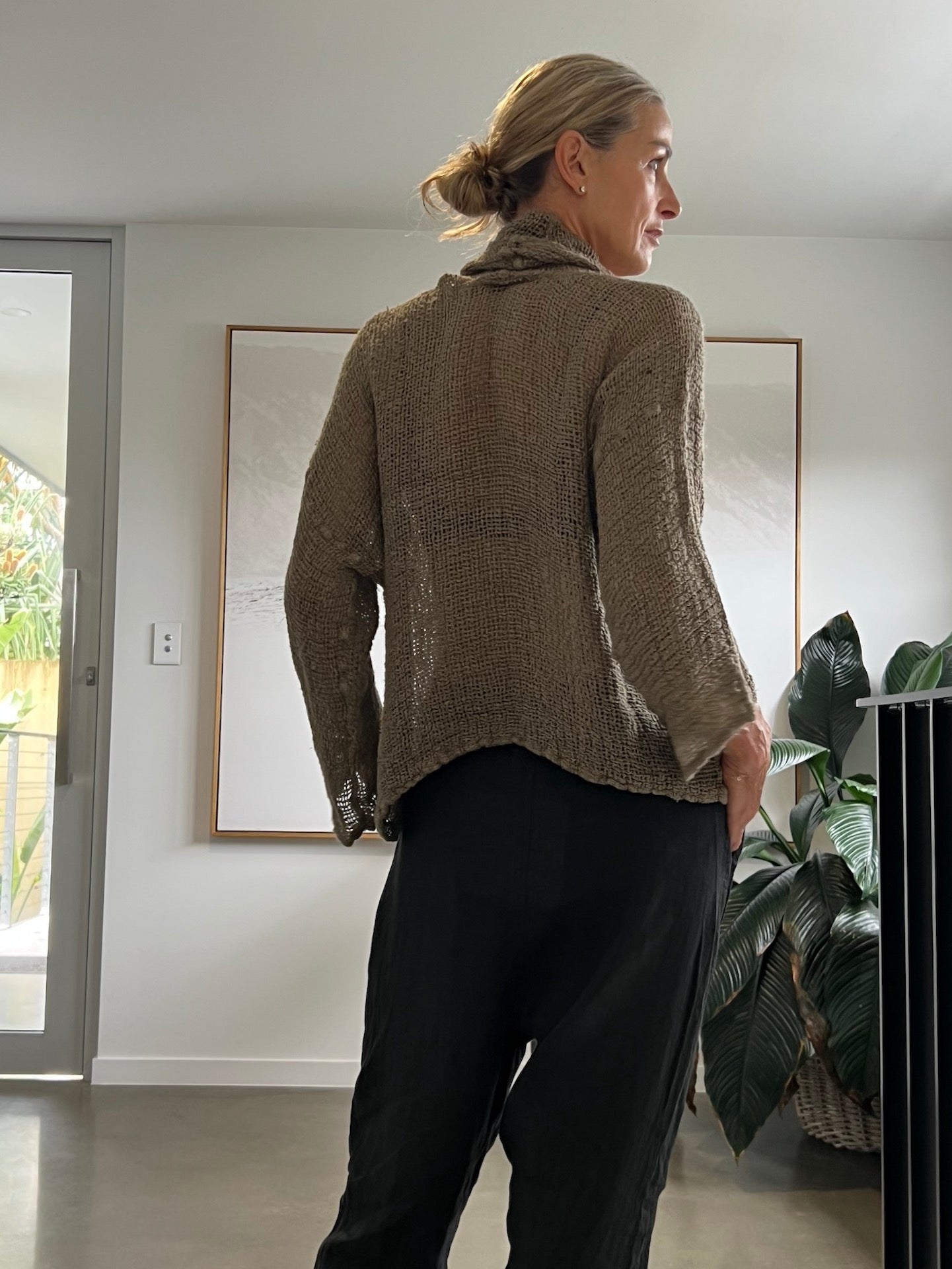Woman Wearing La Bottega di Brunella Top Maglia Delusa - Campagna Fossil - Tops LUXAMORE