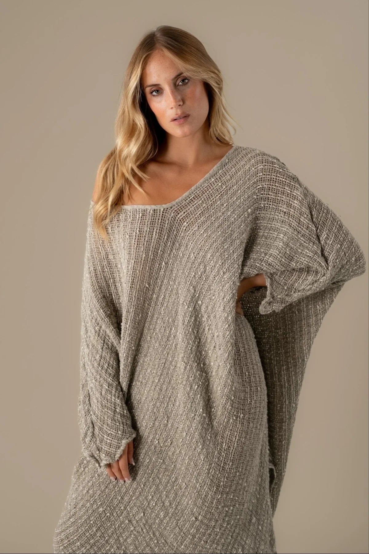 Woman Wearing - Dress LUXAMORE