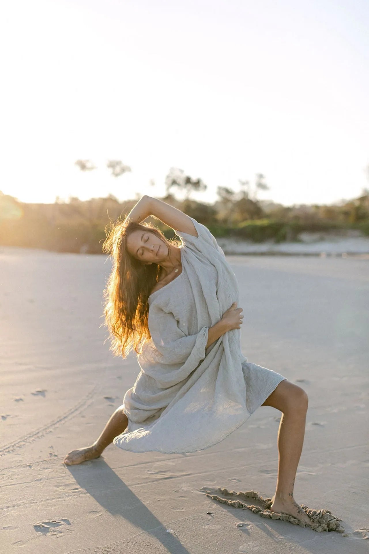 Woman Wearing La Bottega di Brunella Linen Dress Vestito Fausta Garzata - Natural - Dress LUXAMORE