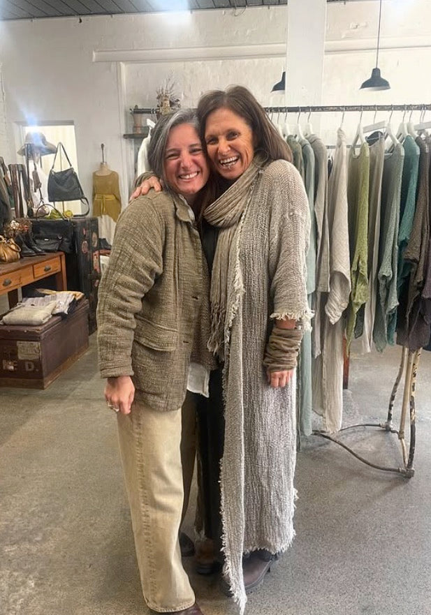 La Bottega di Brunella Spolverino Spice Linen coat - Campagna - Natural worn by Kasey Chamberssustainably made in italy AW26 LUXAMORE  