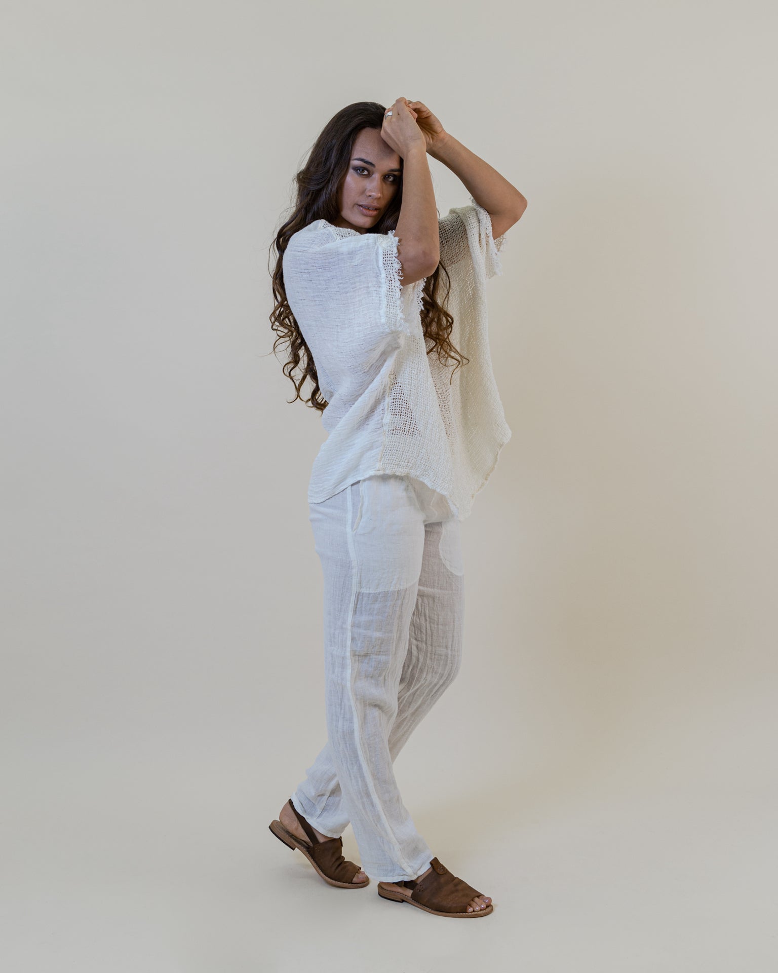 Woman Wearing La Bottega di Brunella Top Maglia Corsara - Campagna latte - Tops LUXAMORE