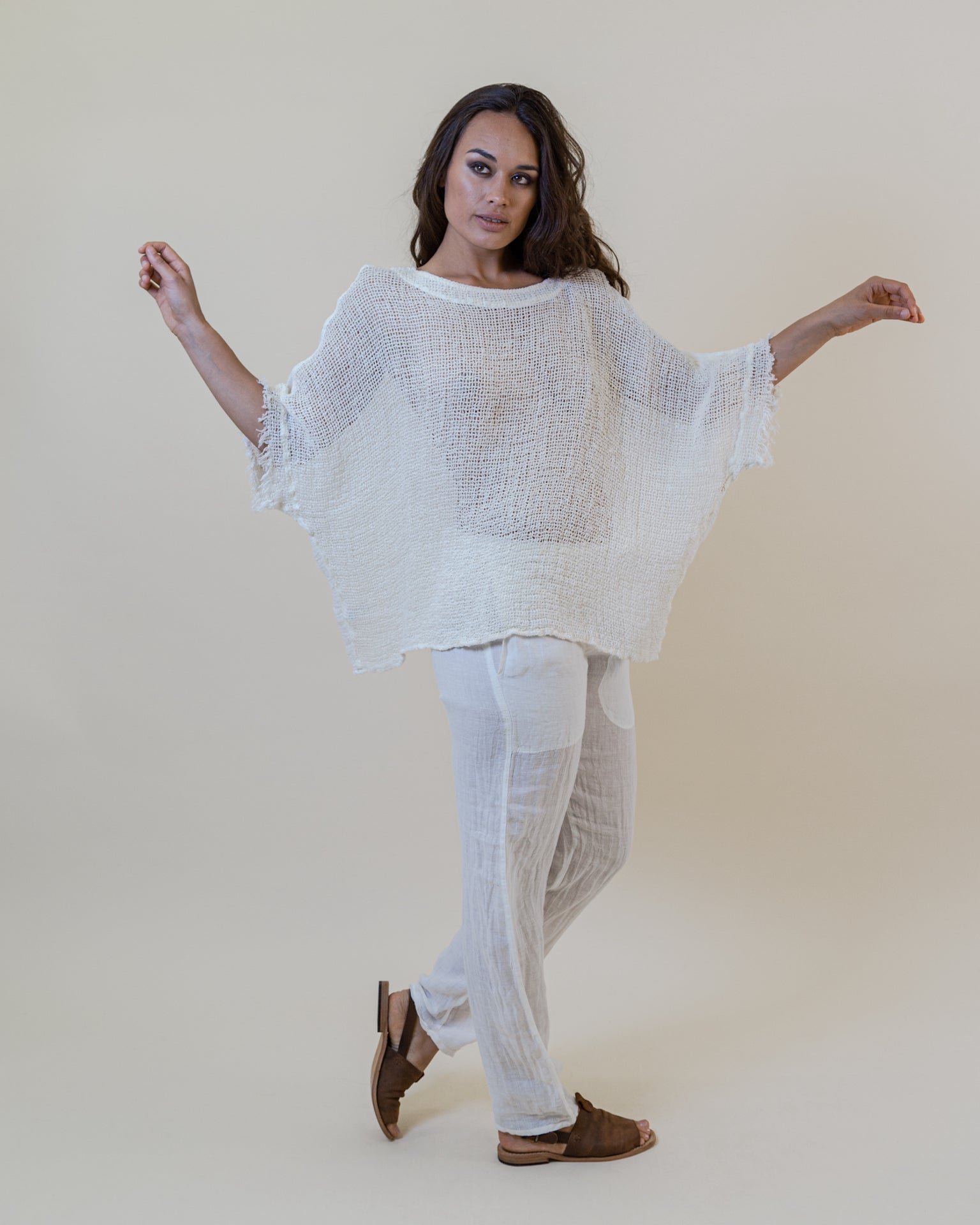 Woman Wearing La Bottega di Brunella Top Maglia Corsara - Campagna latte - Tops LUXAMORE