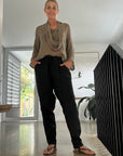 Woman Wearing La Bottega di Brunella Linen Pants Black - Pants LUXAMORE