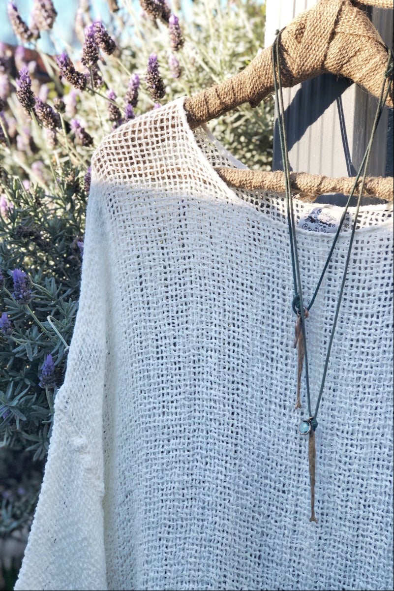 Woman Wearing La Bottega di Brunella Top Maglia Europa - Campagna Latte - Tops LUXAMORE