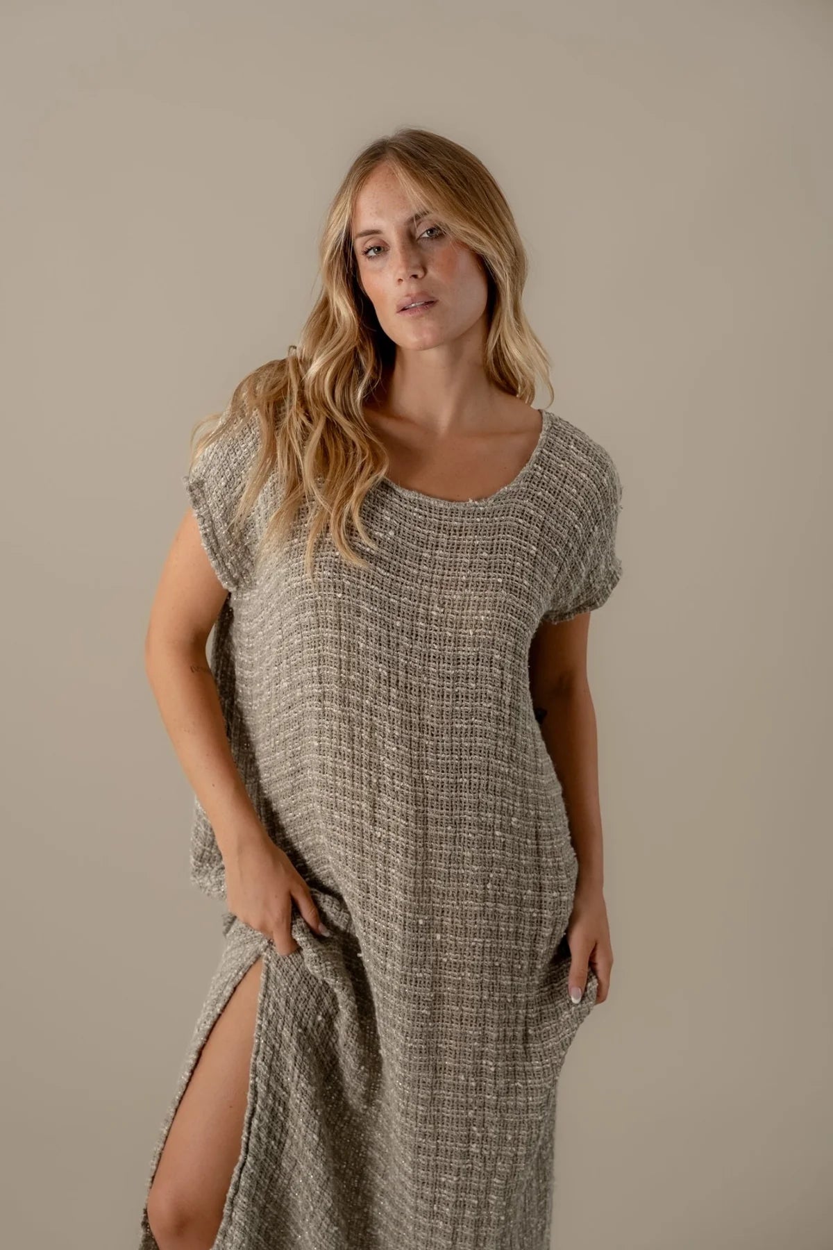 Woman Wearing La Bottega di Brunella VESTITO ICARO - Camp. Luxaor linen dress LUXAMORE 