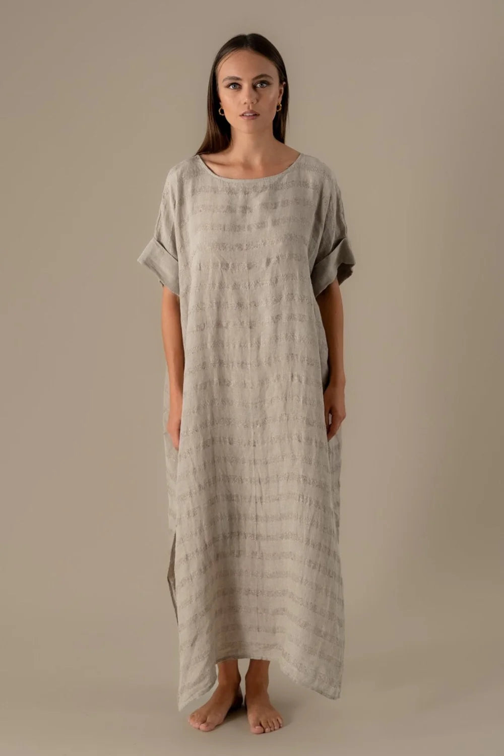 Woman Wearing La Bottega di Brunella VESTITO WOW - Riga Luxor linen dress LUXAMORE 