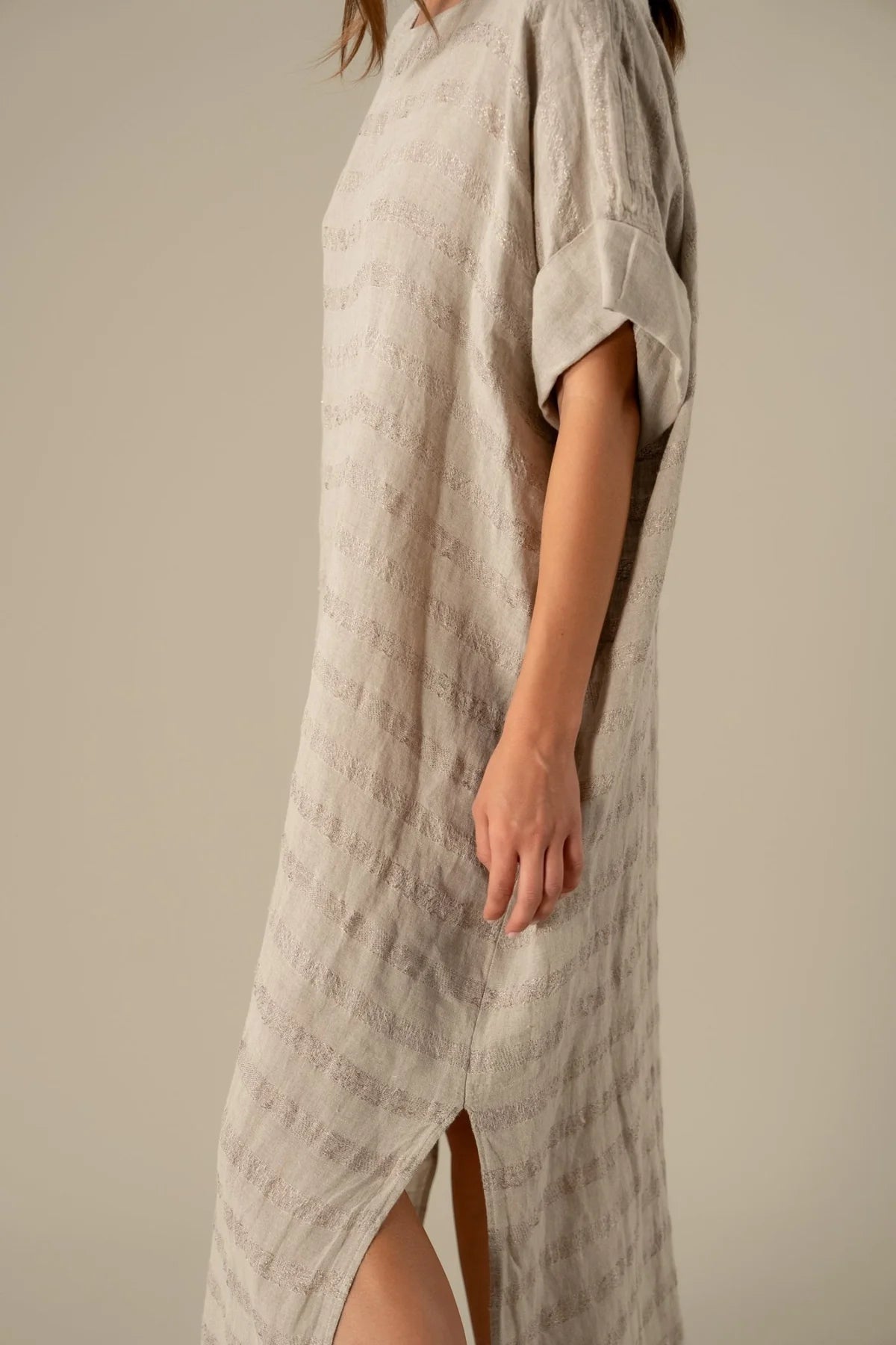 Woman Wearing La Bottega di Brunella VESTITO WOW - Riga Luxor linen dress LUXAMORE 