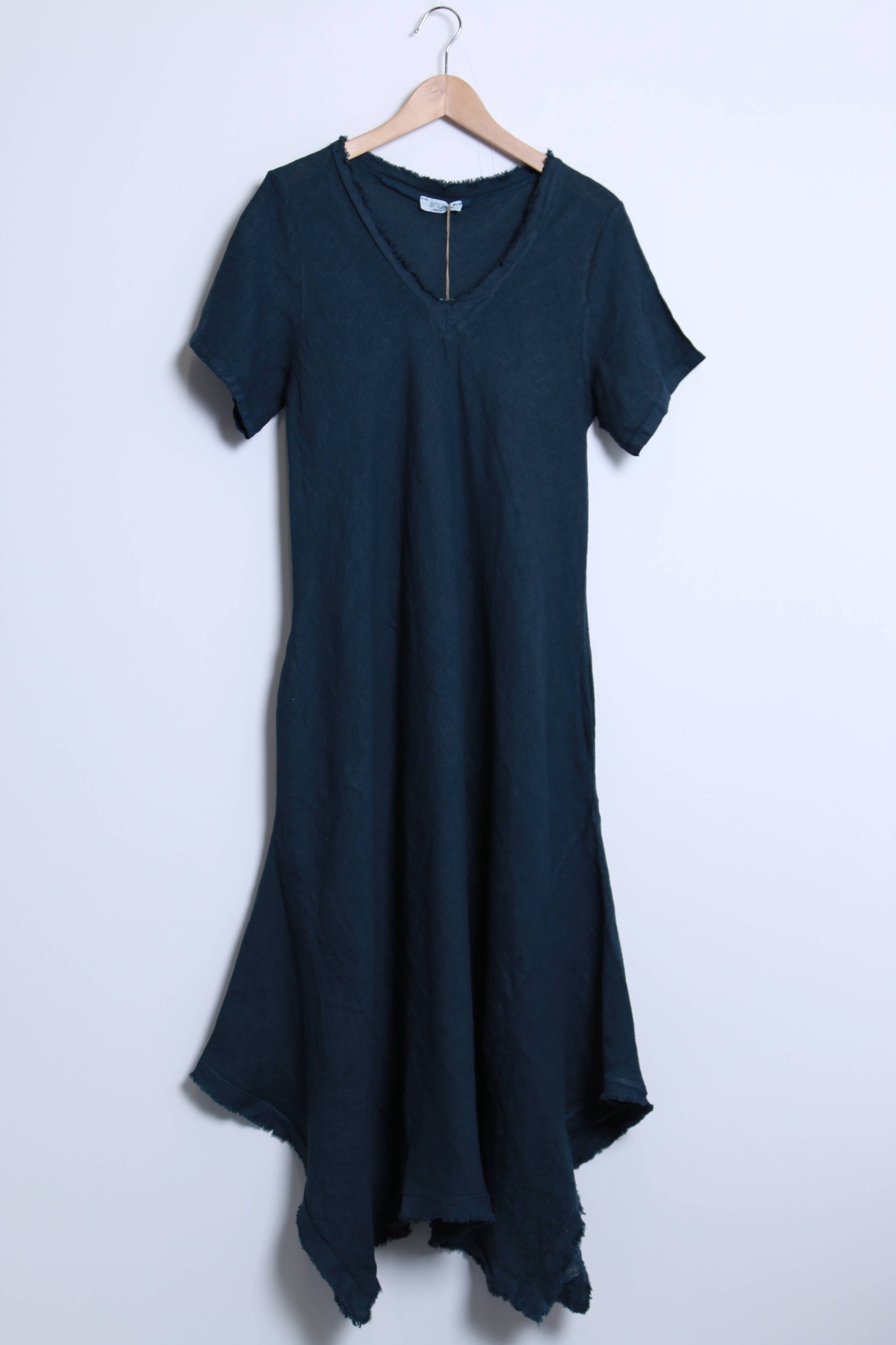Woman Wearing Linen Dress Bias Cut Maxi Made in Italy - Navy - Dress LUXAMORE