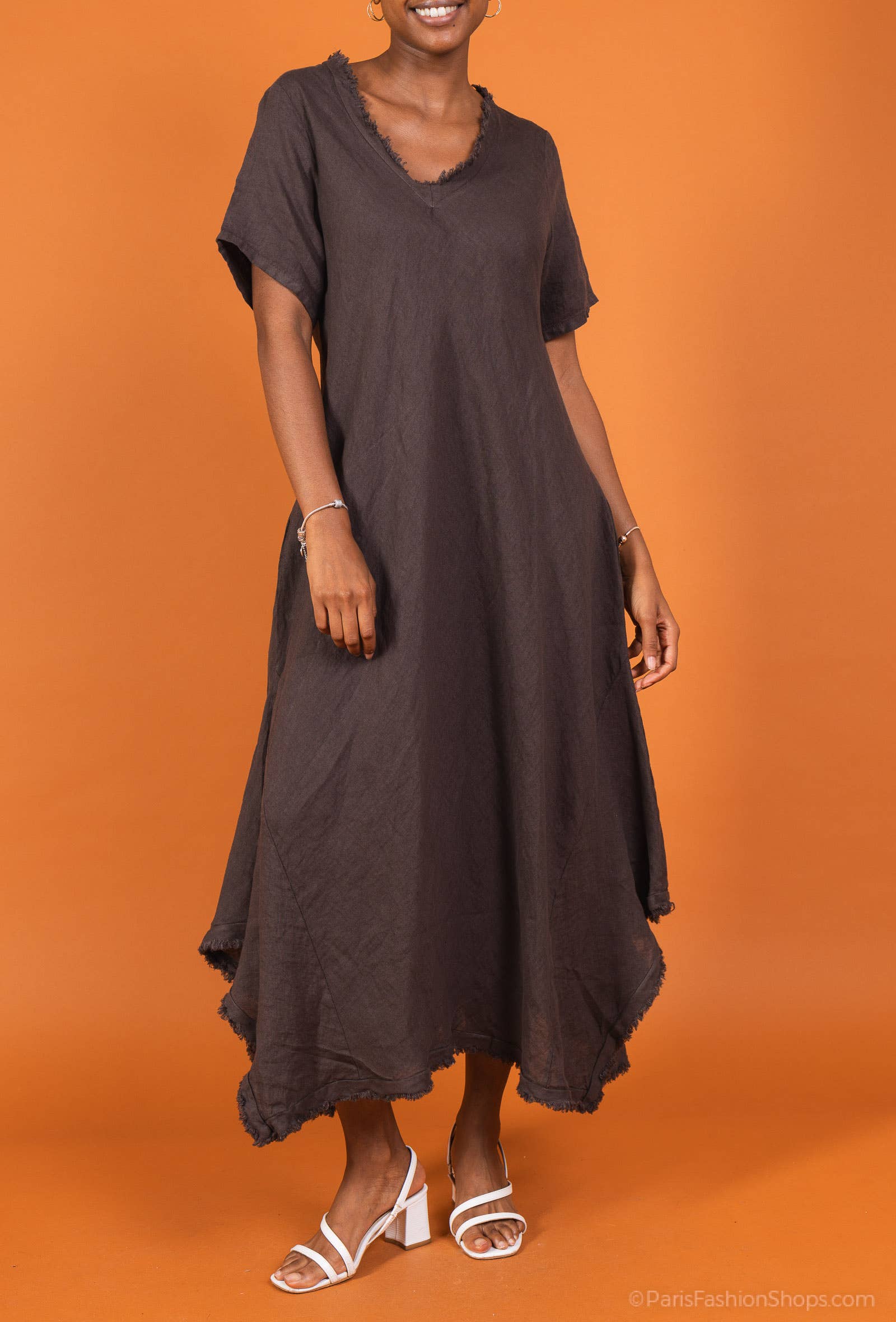 Woman Wearing Linen Dress Bias Cut Maxi Made in Italy - Navy - Dress LUXAMORE