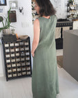 Woman Wearing Linen Dress Sleeveless Raw Edge, Maxi Made in Italy Khaki - Dress LUXAMORE