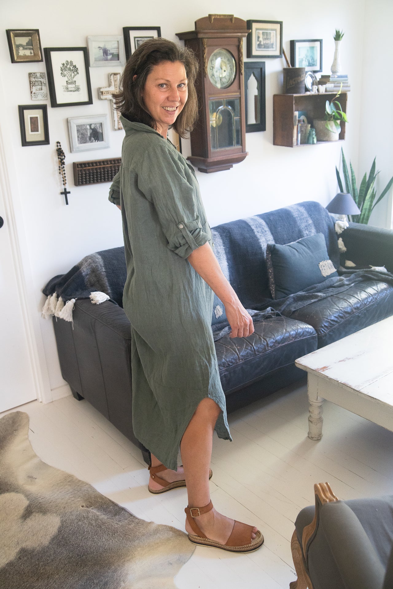 Woman Wearing Linen Shirtdress, Button-Up, Maxi Made in Italy Khaki -  LUXAMORE