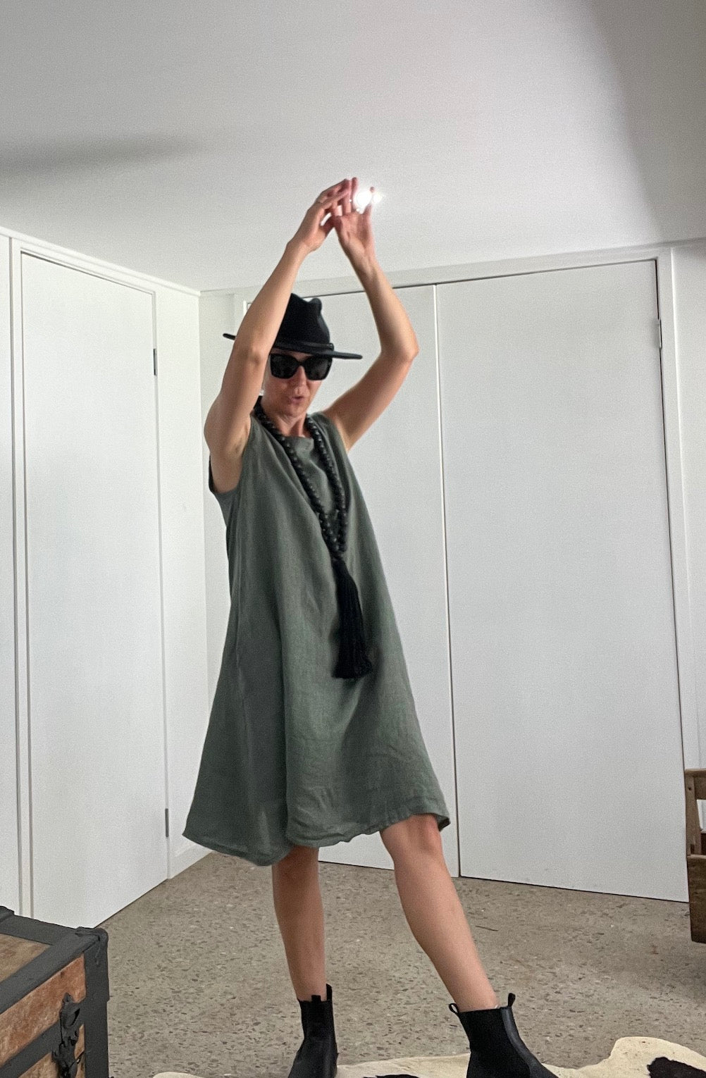 Woman Wearing Linen Dress Pockets Midi Made in Italy Olive - Dress LUXAMORE