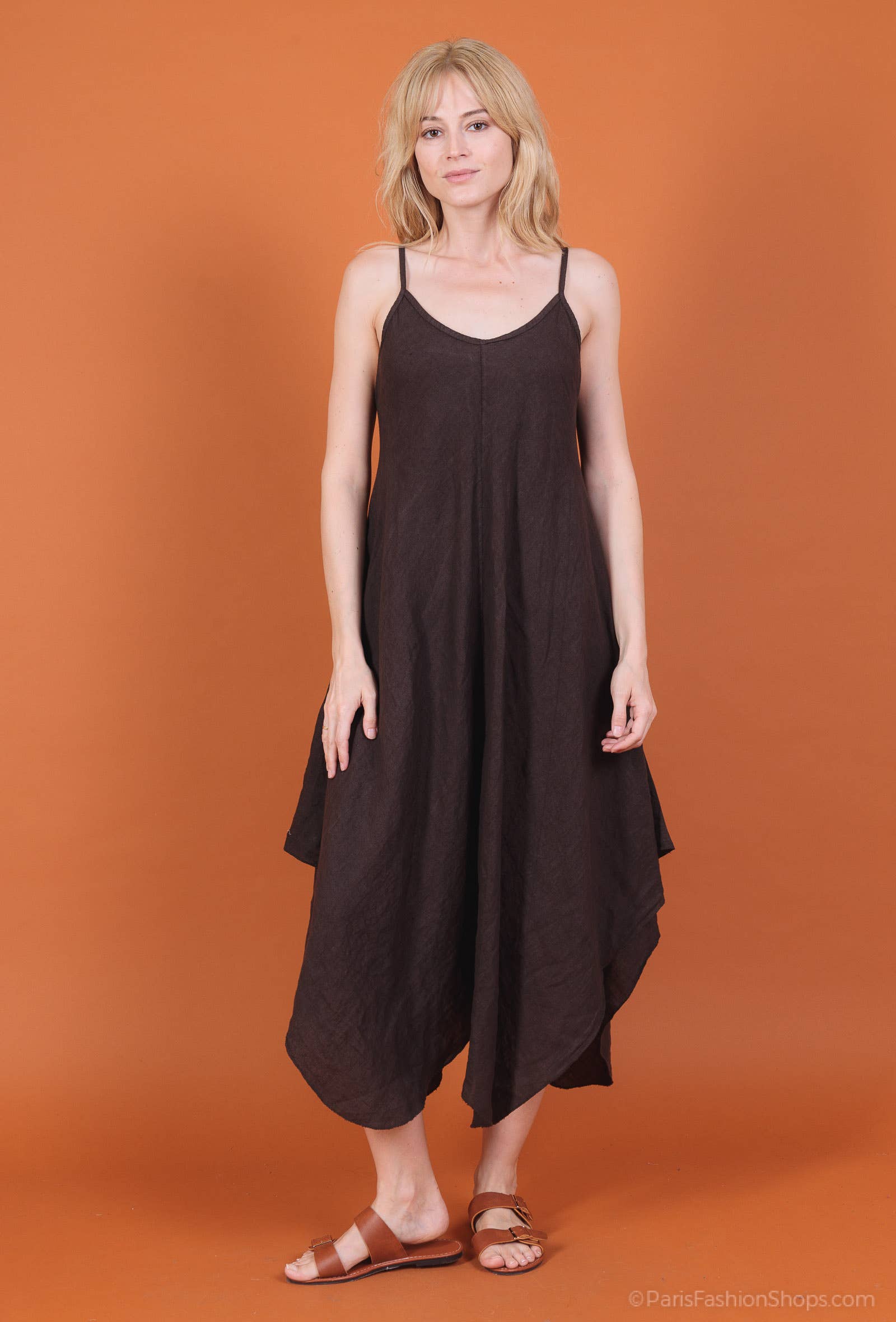 Woman Wearing Linen Dress Flowy Maxi Made in Italy - Black - One size - Dress LUXAMORE