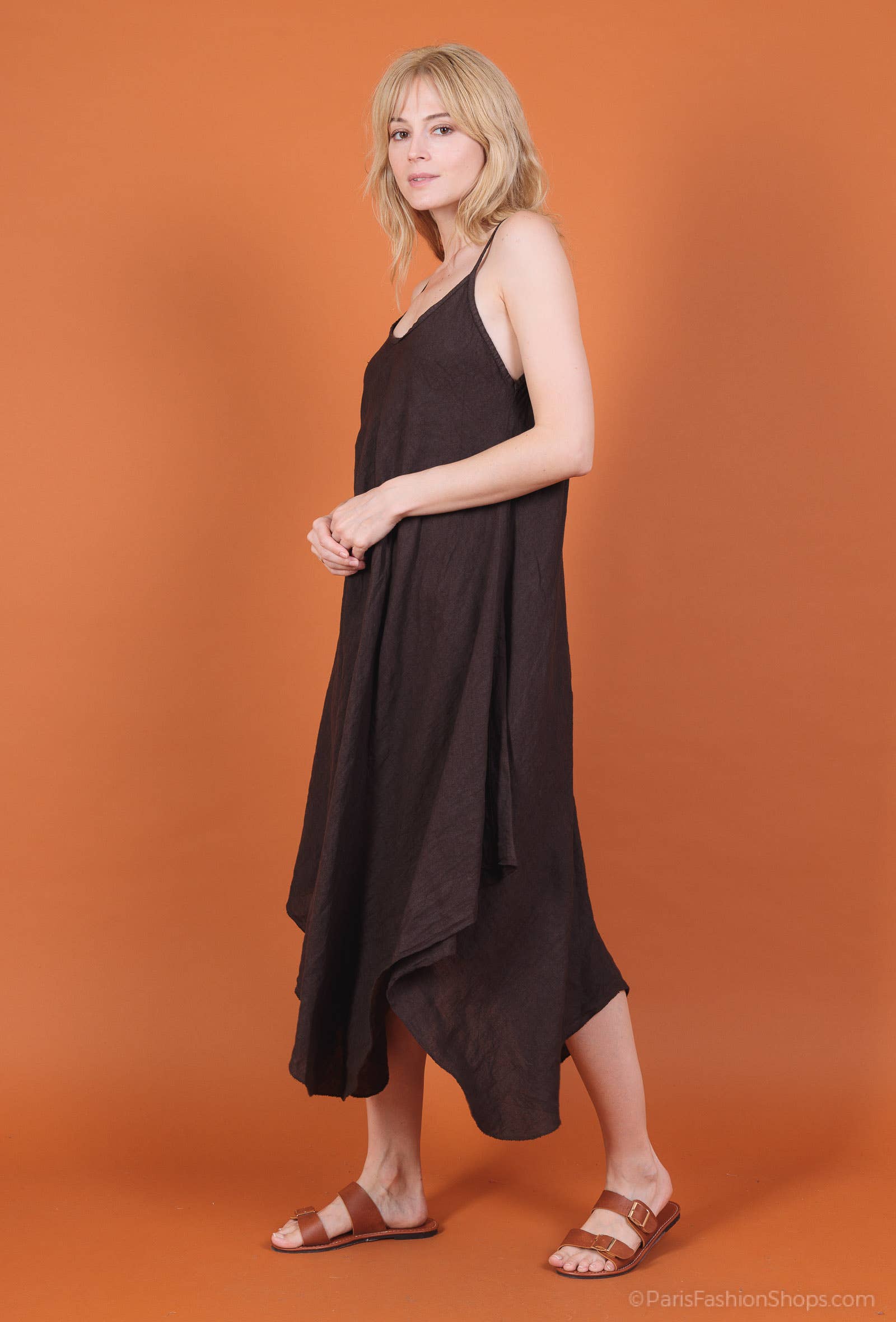 Woman Wearing Linen Dress Flowy Maxi Made in Italy - Black - One size - Dress LUXAMORE