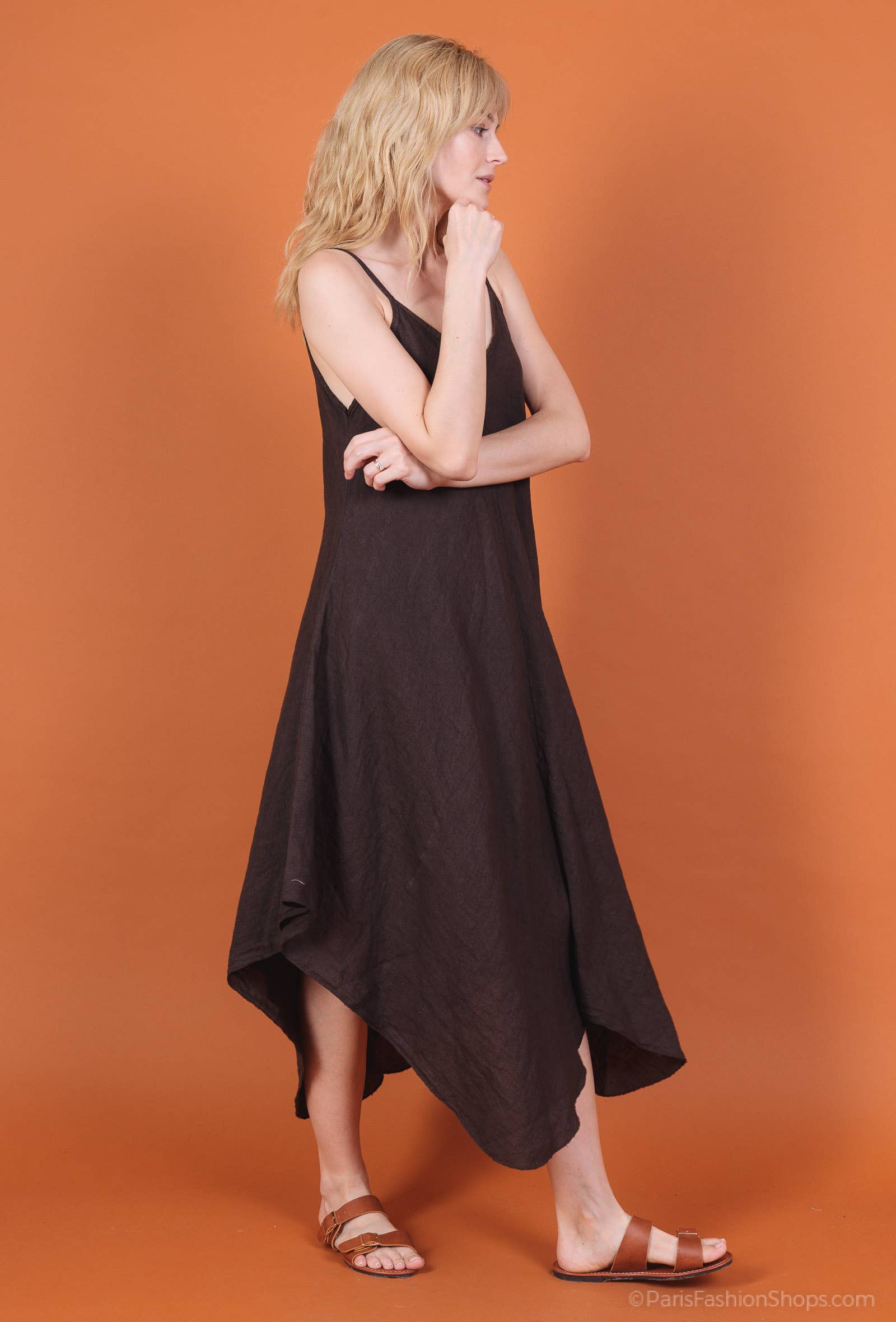 Woman Wearing Linen Dress Flowy Maxi Made in Italy - Black - One size - Dress LUXAMORE