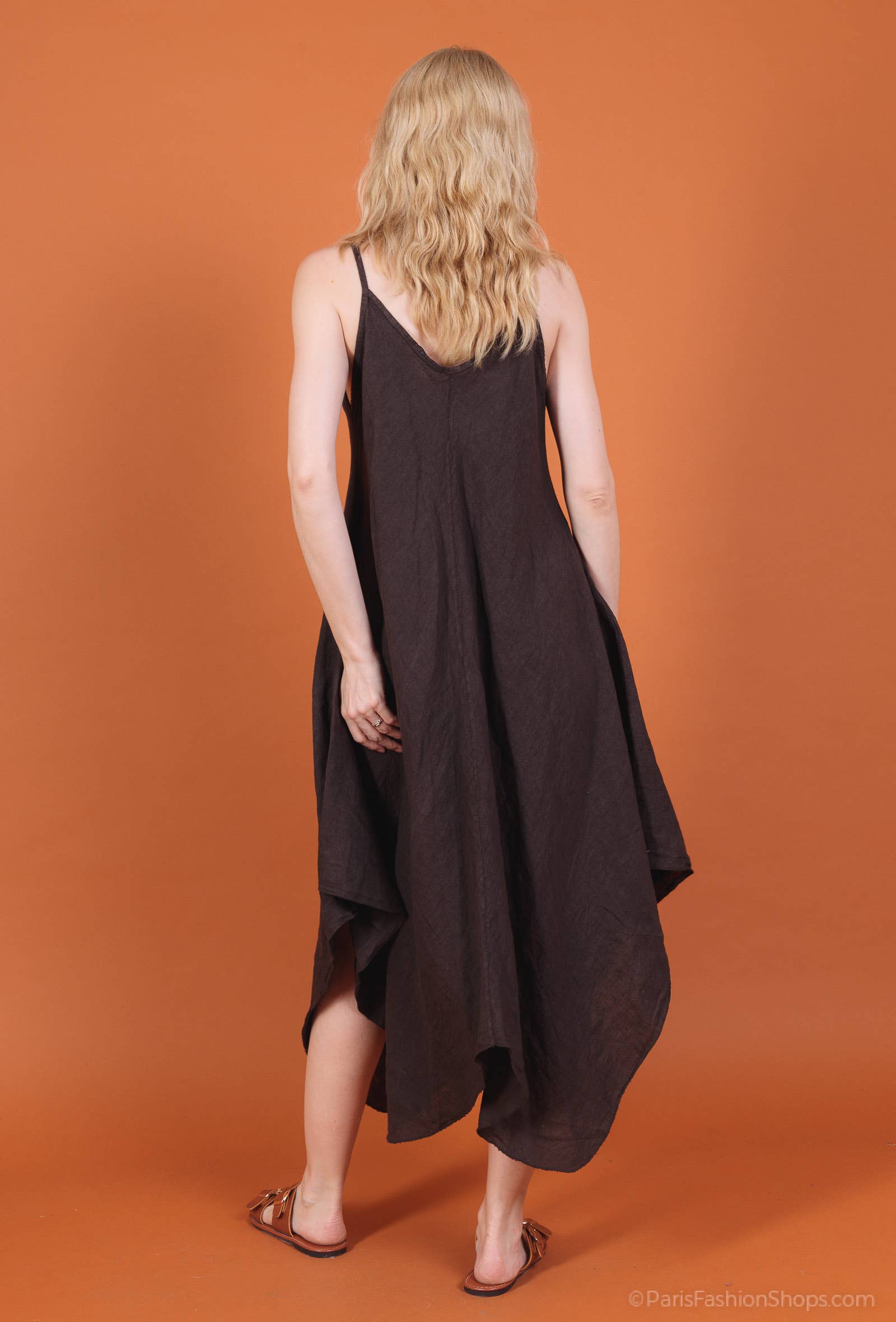 Woman Wearing Linen Dress Flowy Maxi Made in Italy - Black - One size - Dress LUXAMORE