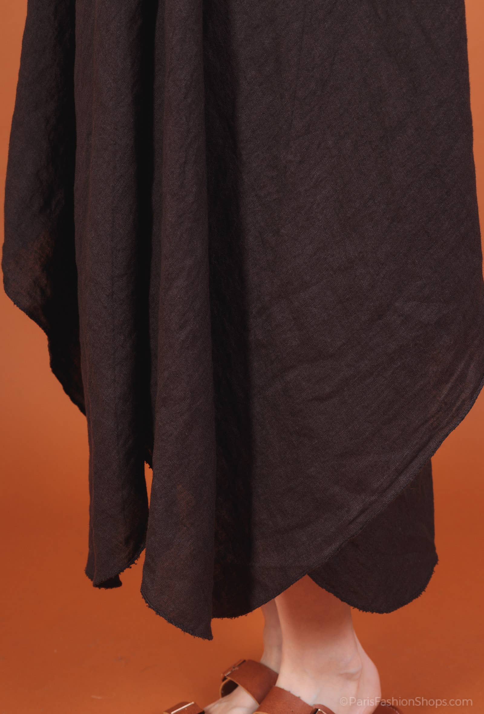 Woman Wearing Linen Dress Flowy Maxi Made in Italy - Black - One size - Dress LUXAMORE