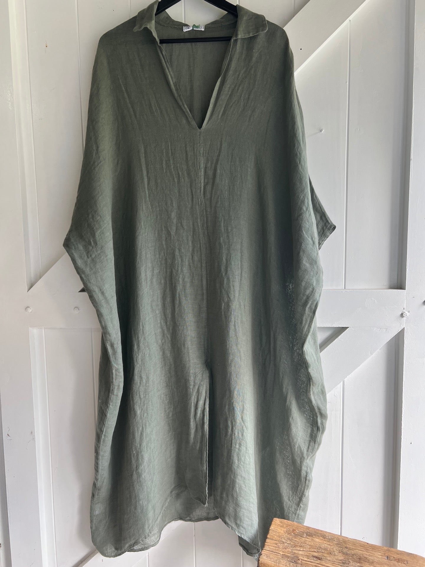 Woman Wearing Linen Dress Oversize Maxi Kaftan Made in Italy Caramel - Dress LUXAMORE