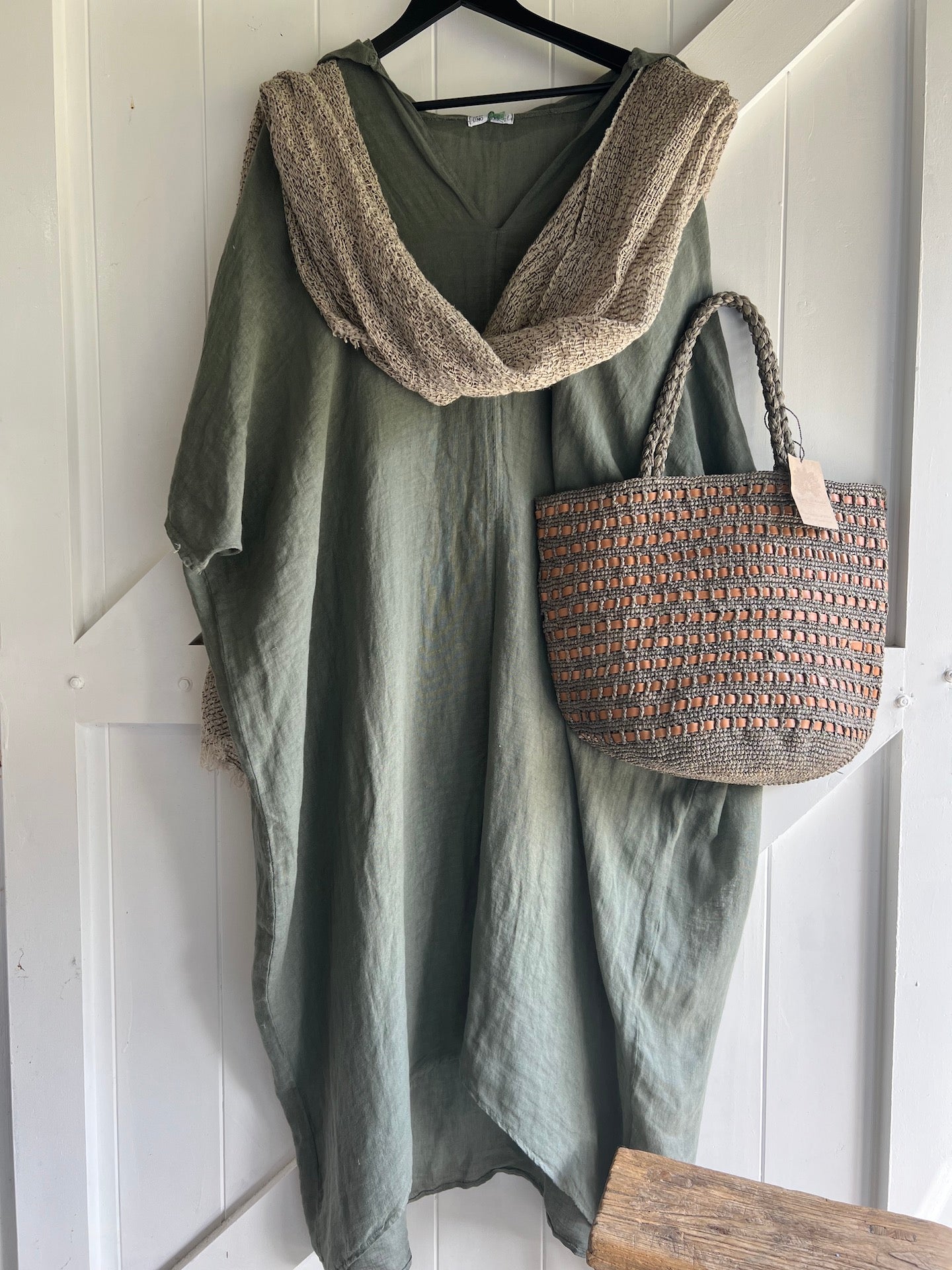 Woman Wearing Linen Dress Oversize Maxi Kaftan Made in Italy Caramel - Dress LUXAMORE