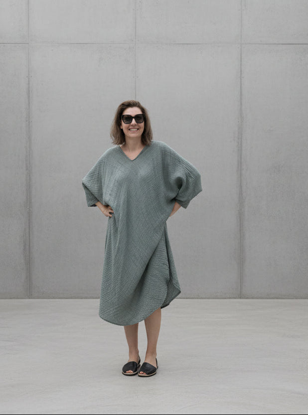 women wearing La Bottega di Brunella Linen Dress VESTITO FAUSTA - Garza Egitto Palma Dress LUXAMORE 