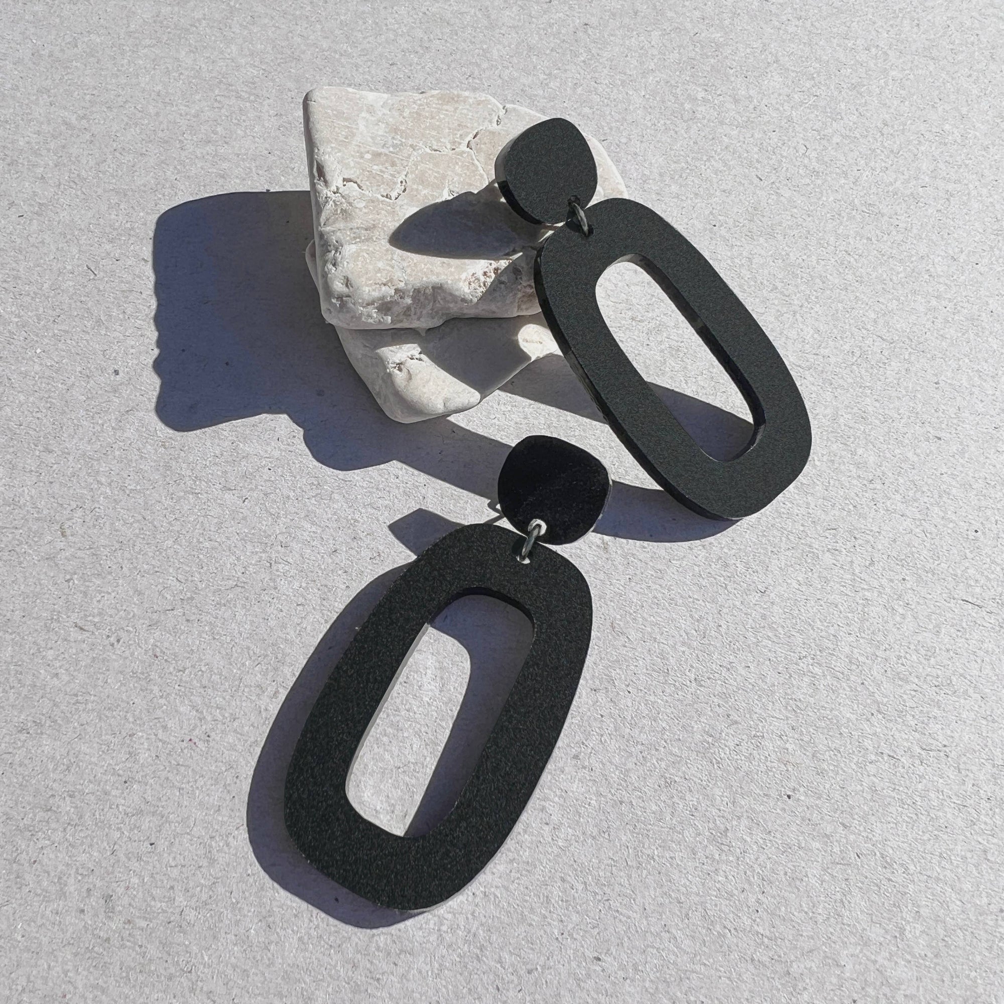 Woman Wearing Mingled  Riley Matte Black Statement Earrings - Earings LUXAMORE