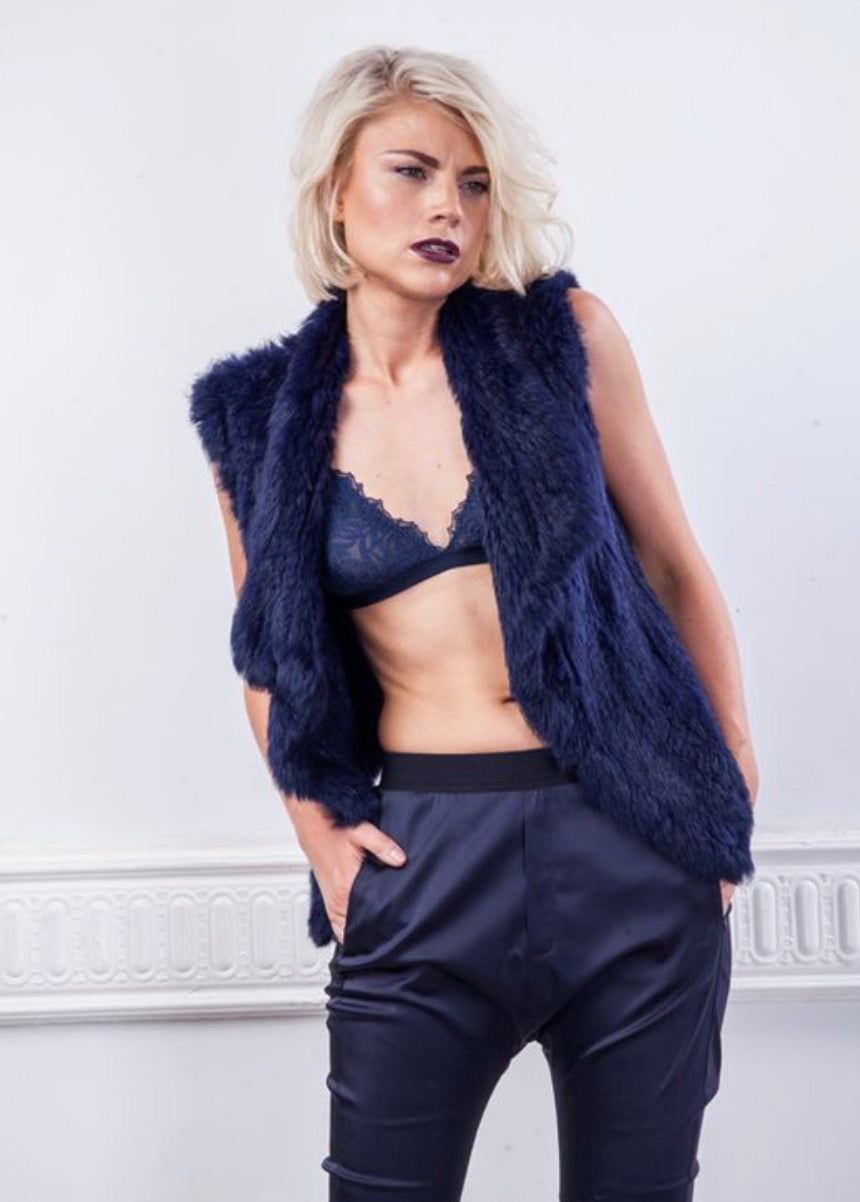 Mode & Affaire Collier Fur Vest - Ink - LUXAMORE --Mode & Affaire Collier Fur Vest Redefine luxury with a conscience and sustainable statement piece. Shop Mode & Affaire Collier Fur.