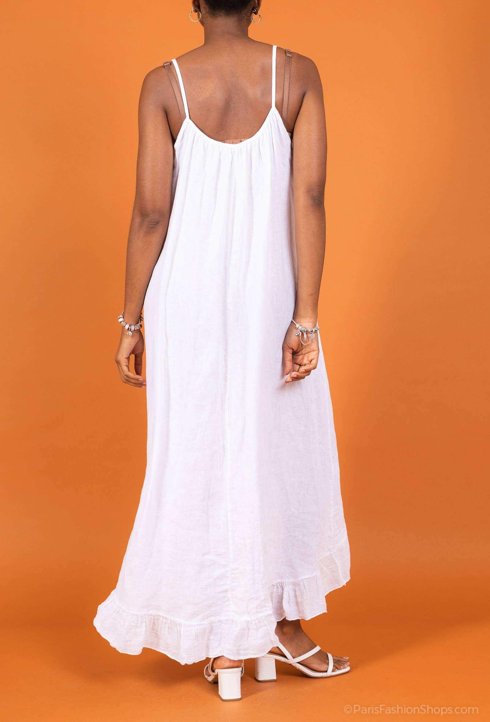Woman Wearing White Linen Dress Maxi Ruffled Made in Italy - One size - Dress LUXAMORE