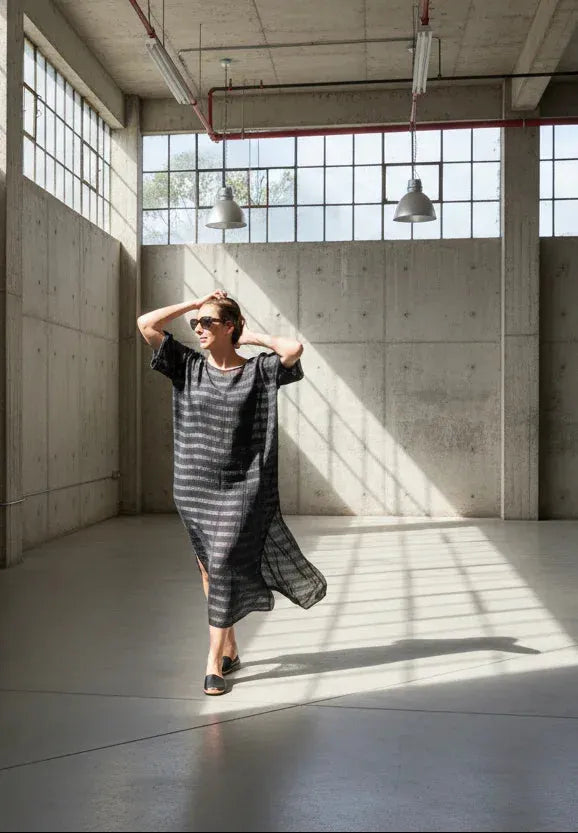 La Bottega di Brunella VESTITO WOW - Riga Luxor worn by model in natural setting LUXAMORE 