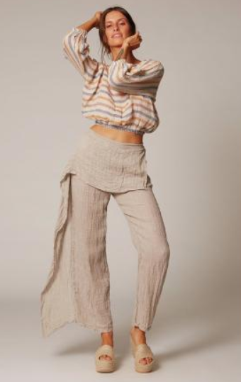 Woman Wearing Estilo Emporio Coco Pant - Pants LUXAMORE