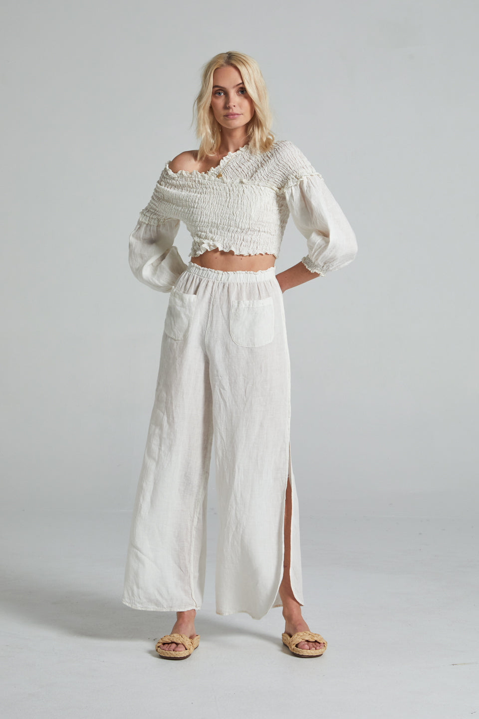 Woman Wearing Estilo Emporio Gidget Top - Tops LUXAMORE