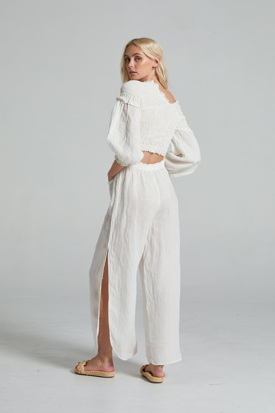 Woman Wearing Estilo Emporio Gidget Top - Tops LUXAMORE