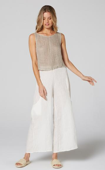 Woman Wearing Estilo Emporio Pocket Pant - Pants LUXAMORE
