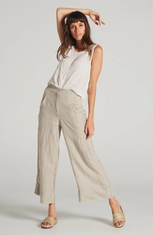 Woman Wearing Estilo Emporio Tropez Pant - Pants LUXAMORE