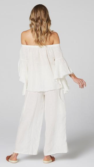 Woman Wearing Estilo Emporio Mexicana Top - Tops LUXAMORE