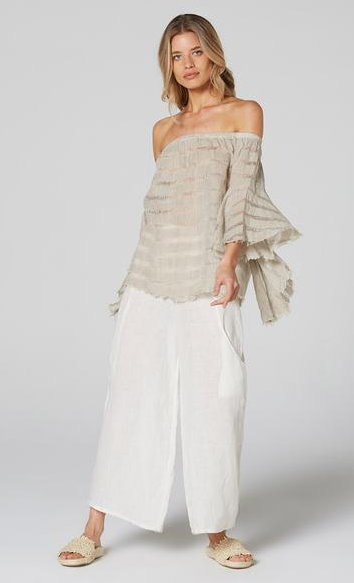 Woman Wearing Estilo Emporio Mexicana Top - Tops LUXAMORE